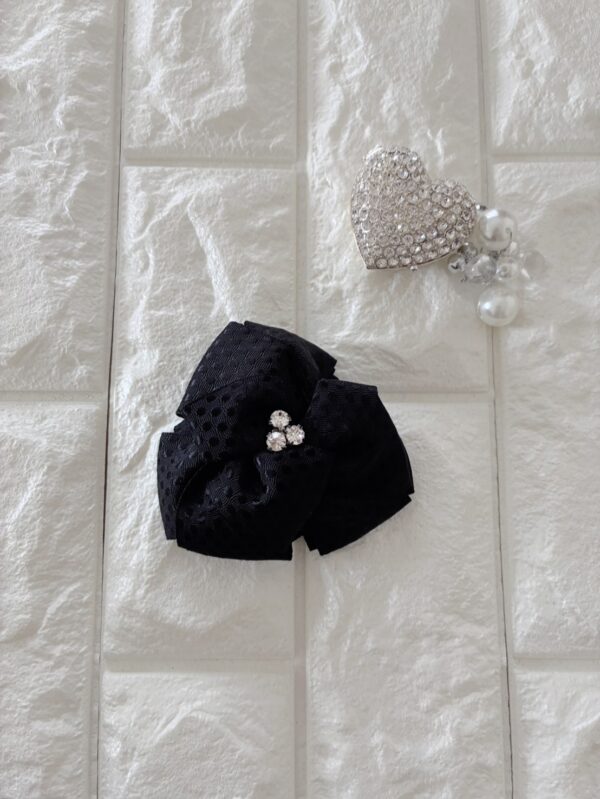 お花のブローチ（ブラック）