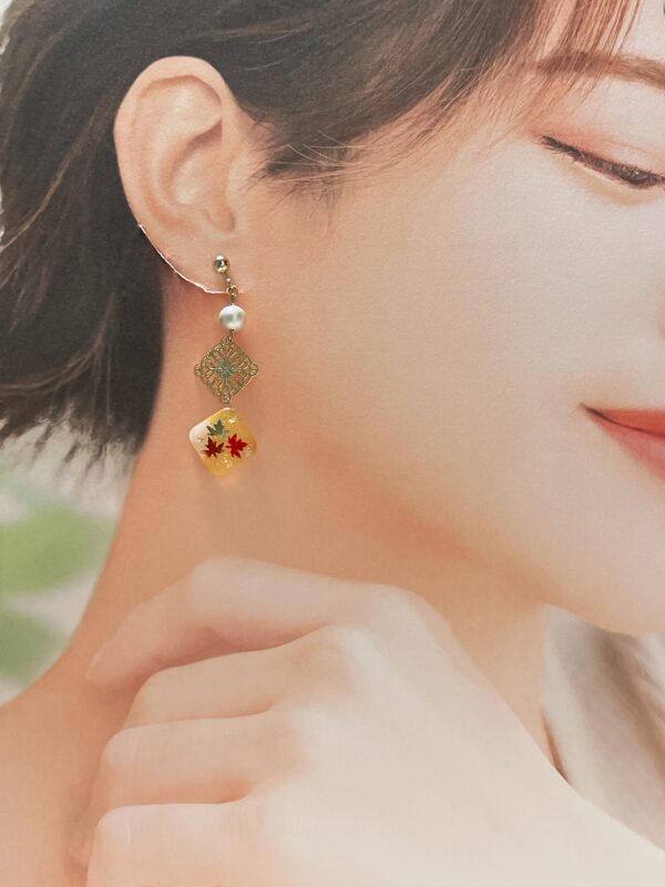 紅葉イヤリング、ピアス(白✖️黄色)