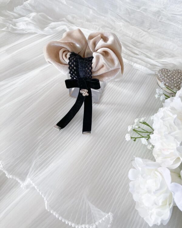 ベルベットシュシュ（ベージュ）