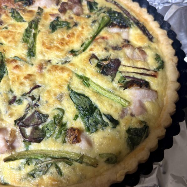 諸井さんの有機野菜のキッシュ！８カット済み！お一人３セットまで！「冷凍」