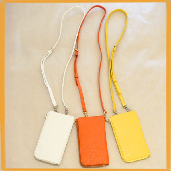 【イヤスタ限定】スマホポシェット