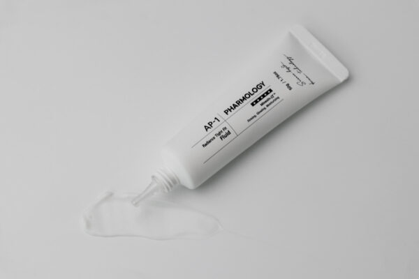 【PHARMOLOGY】Radiance Tight Fit Fluid（高保湿のローションタイプの乳液）